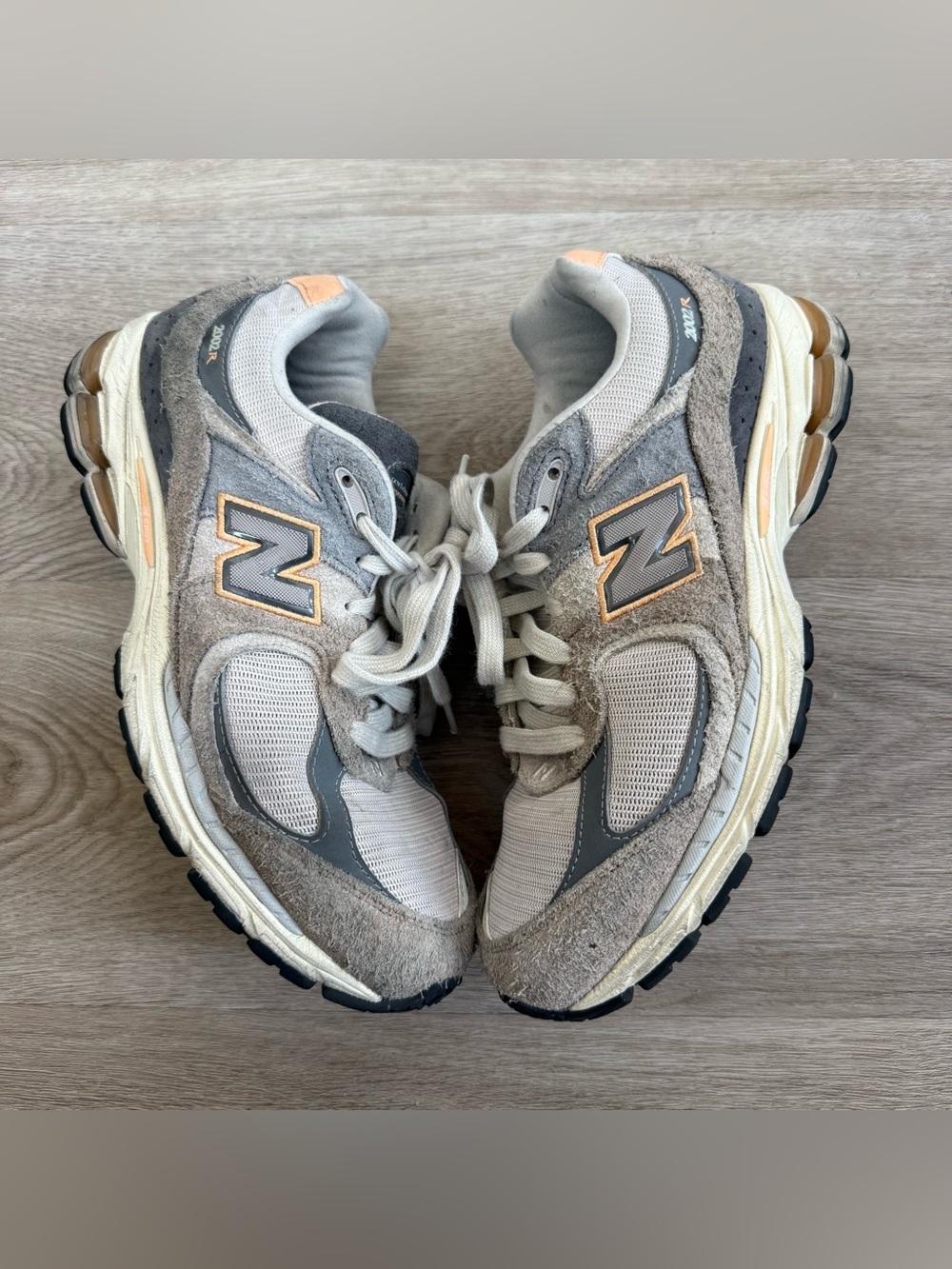 New Balance 2002R Mushroom Hazy Peach Mens Size 8.5